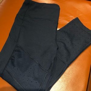 Yogalicious Navy Blue Perforated Cropped Leggings